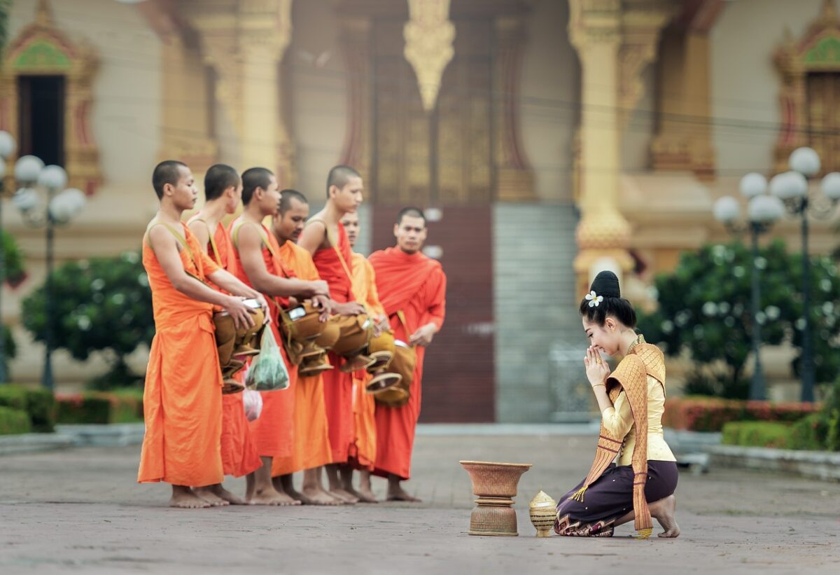 ไหว้พระขอเลขเด็ด